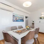 Apartman Apollo In With Sea View