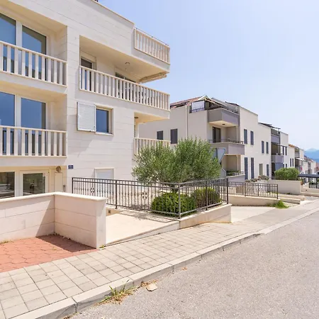Apollo In With Sea View Apartman