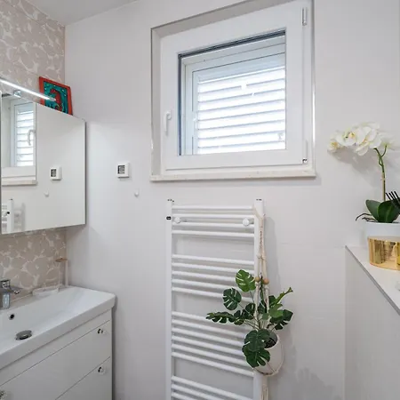 Apollo In With Sea View