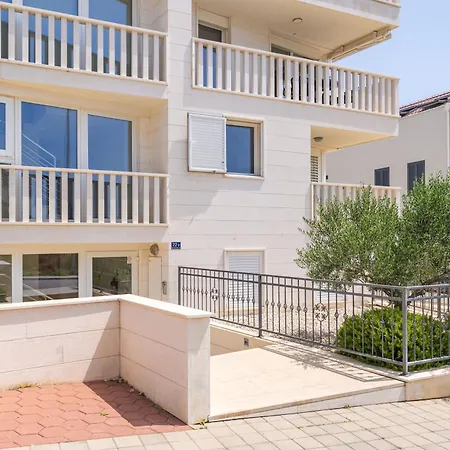 Apollo In With Sea View Apartmán