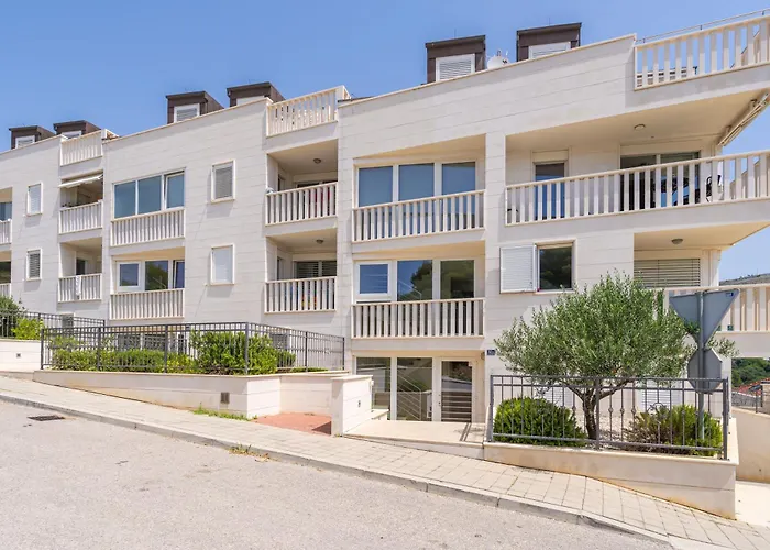 Apollo In With Sea View