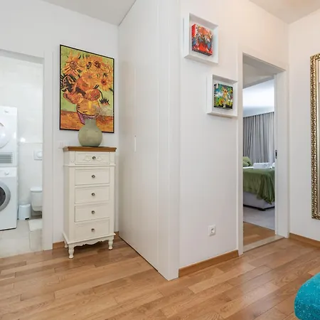 Apollo In With Sea View Apartman