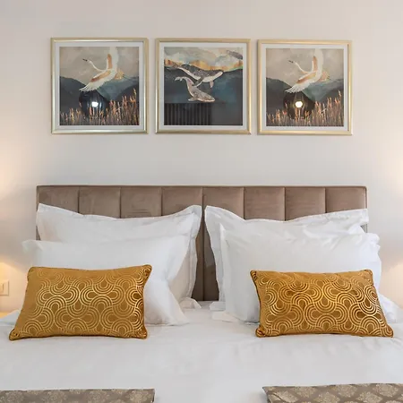 Apollo In With Sea View Apartman *